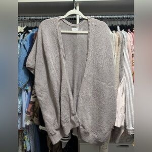 ✨2/$40✨ Aritzia Taupe Open Cardigan
